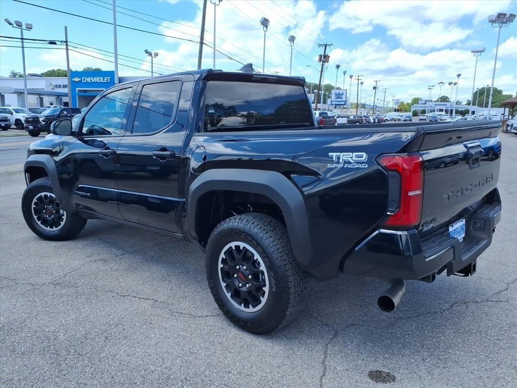 Used 2025 Toyota Tacoma TRD Off-Road AWD/4WD image 5