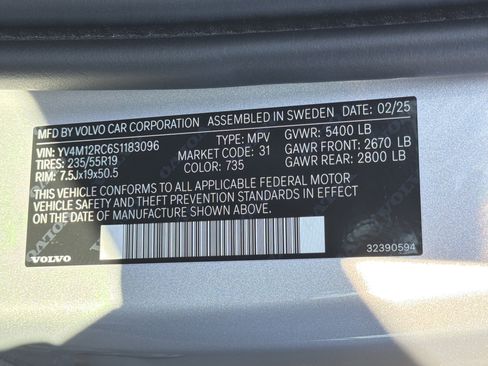 Certified 2025 Volvo XC60 B5 Plus image 37