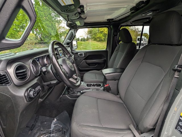 Used 2021 Jeep Gladiator Sport AWD/4WD image 11