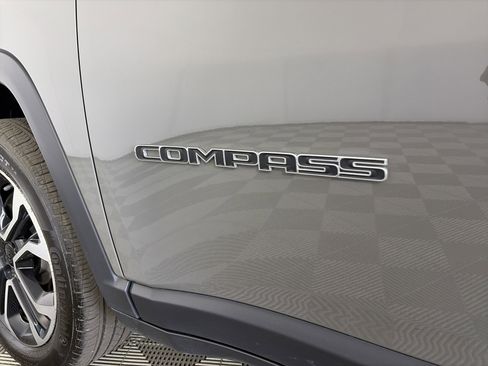 Used 2023 Jeep Compass Limited AWD/4WD image 17