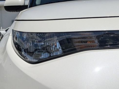 Certified 2025 Kia Soul LX w/ LX Technology Package FWD image 11