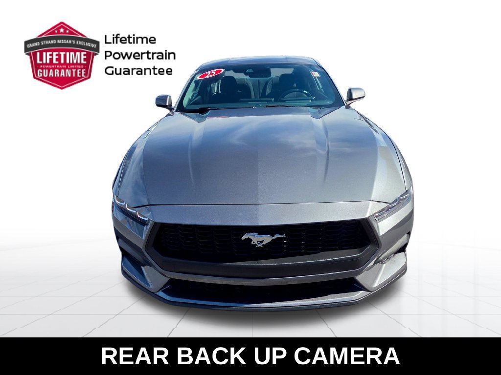 Used 2025 Ford Mustang Coupe RWD image 5