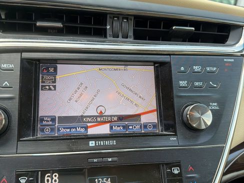 Used 2014 Toyota Avalon Limited image 2