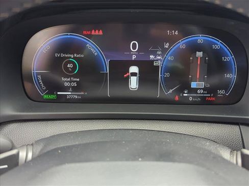 Certified 2025 Toyota Crown Signia AWD/4WD image 12