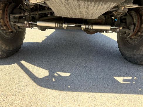 Used 2016 Ford F250 Lariat w/ Chrome Package image 9