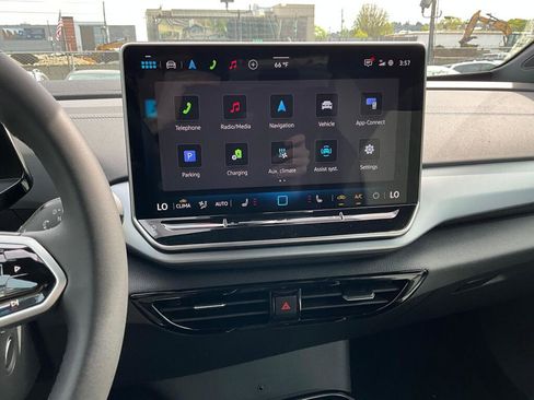 New 2026 Volkswagen ID.4 Pro AWD/4WD image 17