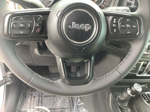 New 2026 Jeep Gladiator Sport AWD/4WD image 14