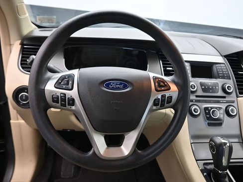 Used 2017 Ford Taurus SE image 14