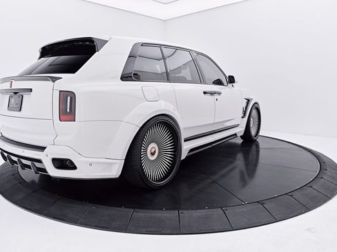 Used 2026 Rolls-Royce Cullinan AWD/4WD image 23