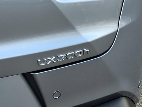 New 2025 Lexus UX 300h FWD image 5
