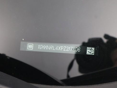 Used 2023 GMC Acadia SLE w/ Driver Convenience Package image 54