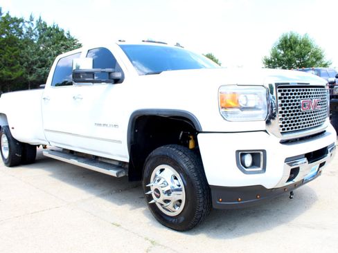 Used 2015 GMC Sierra 3500 Denali image 9