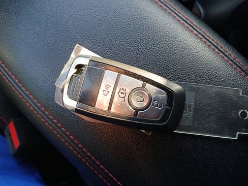 Used 2025 Ford Escape ST-Line FWD image 8