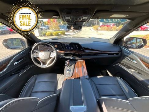 Used 2023 Cadillac Escalade ESV Premium Luxury image 12