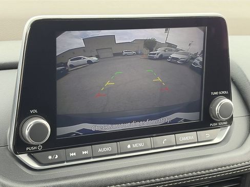Used 2023 Nissan Rogue SV FWD image 25