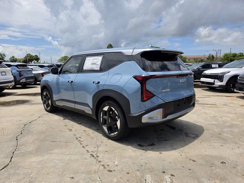 New 2027 Kia Seltos S FWD image 6