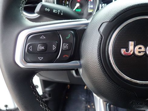 Used 2023 Jeep Wrangler Sahara image 13