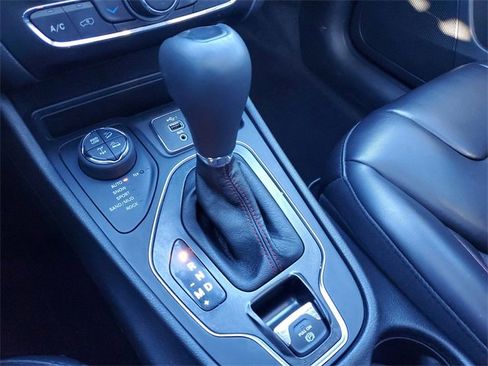 Used 2021 Jeep Cherokee Trailhawk w/ Sun, Sound & Nav Group image 29