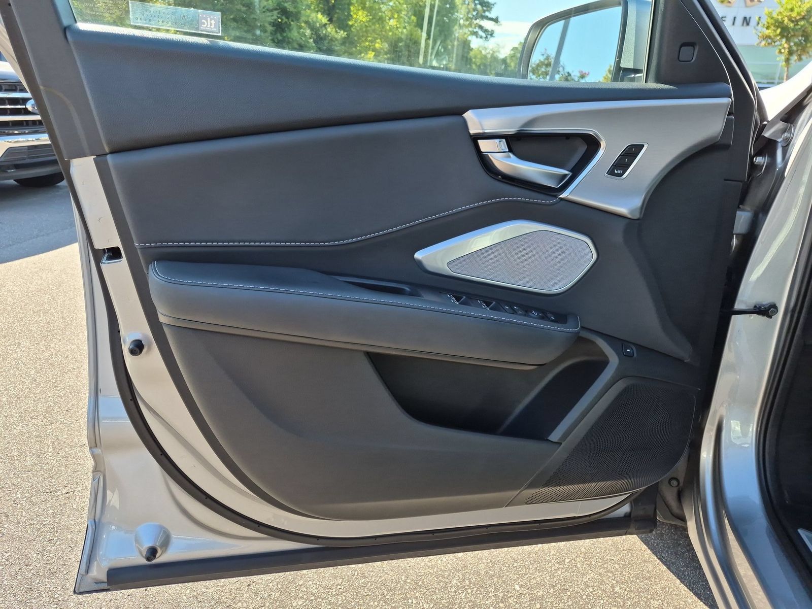 Used 2023 Acura RDX w/ Technology Package FWD image 12