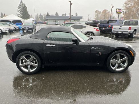 Used 2008 Pontiac Solstice GXP image 6