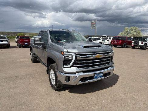 Used 2024 Chevrolet Silverado 2500 LTZ w/ LTZ Convenience Package AWD/4WD image 32