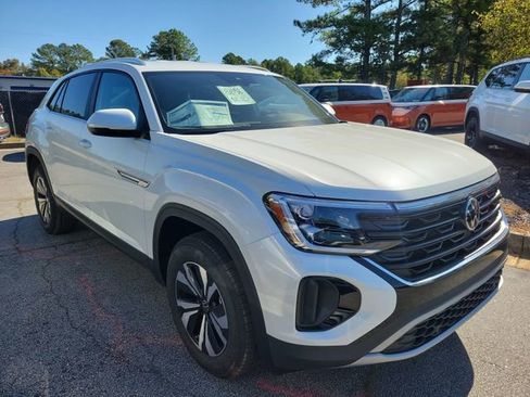 New 2026 Volkswagen Atlas Cross Sport SE FWD image 3