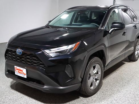 Used 2023 Toyota RAV4 LE AWD/4WD image 30