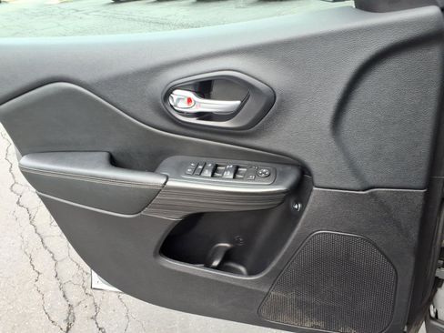 Used 2016 Jeep Cherokee Limited AWD/4WD image 10
