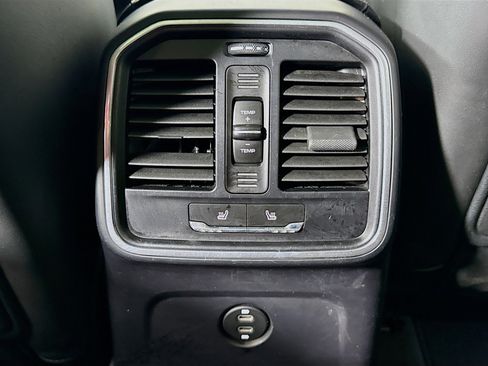 Certified 2020 Porsche Macan S image 25