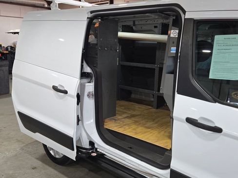 Used 2019 Ford Transit Connect XLT image 12
