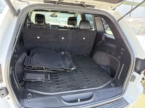 Used 2019 Jeep Grand Cherokee Altitude image 28