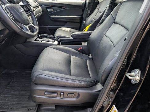 Used 2020 Honda Pilot Touring image 11