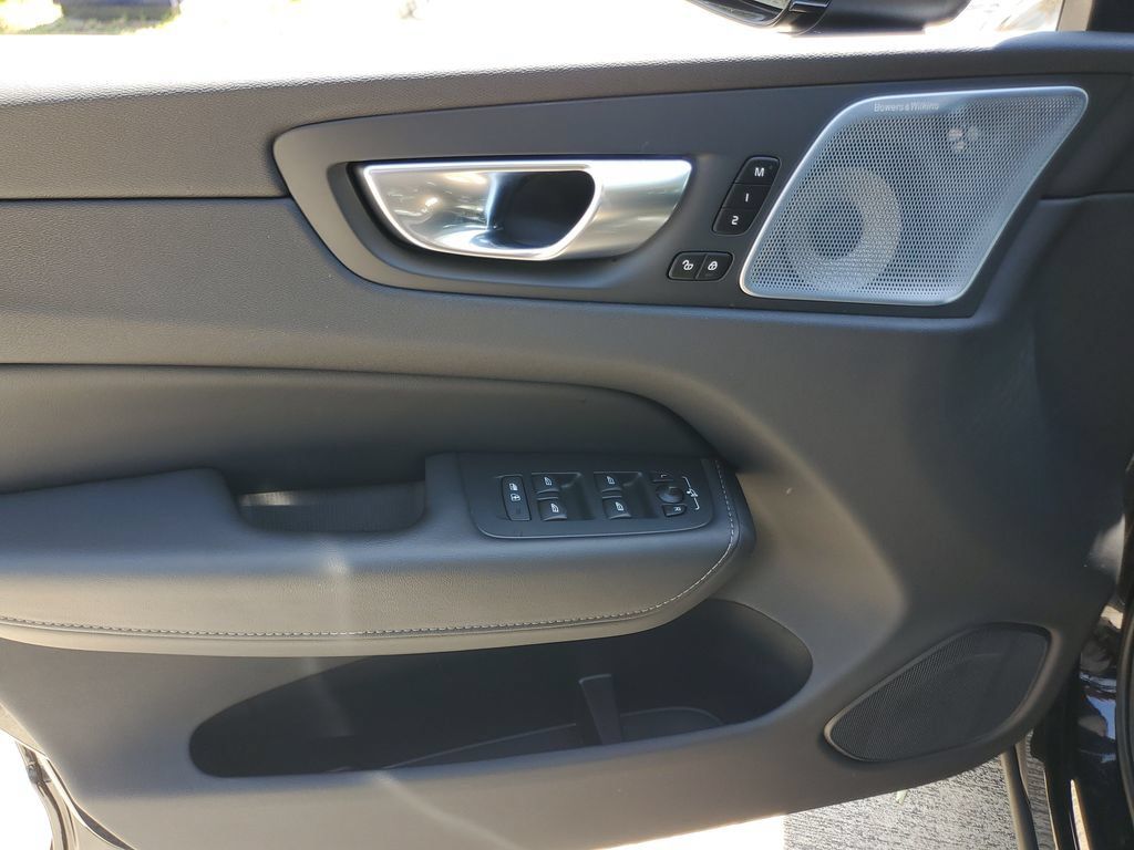 Used 2021 Volvo XC60 T6 Inscription w/ Advanced Package AWD/4WD image 18