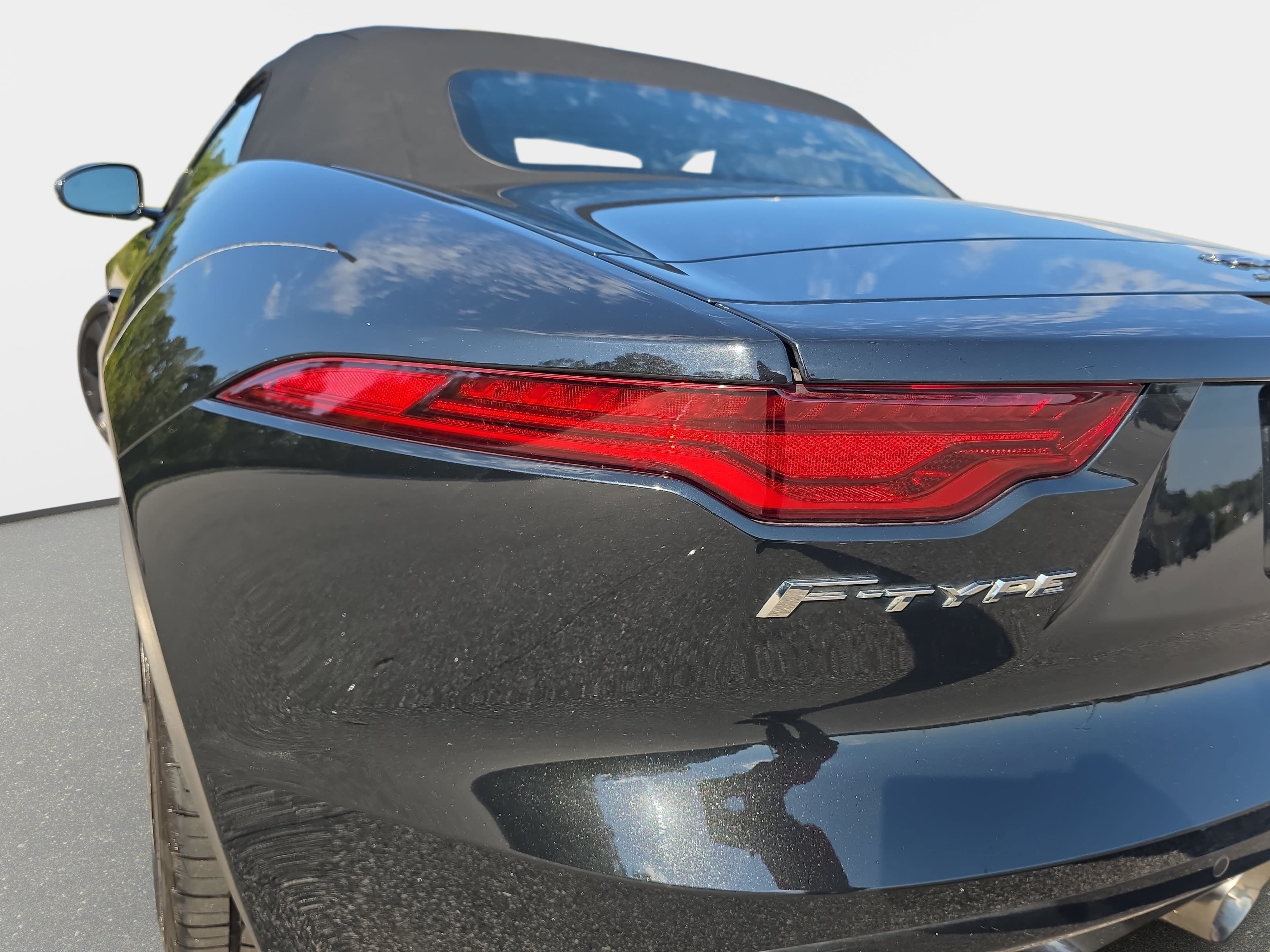 Used 2021 Jaguar F-TYPE R-Dynamic AWD/4WD image 31