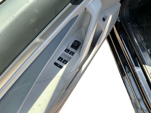 New 2026 Volkswagen Jetta SE FWD image 18