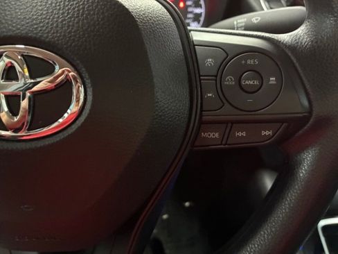 Used 2025 Toyota Corolla LE image 18