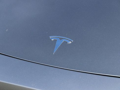 Used 2024 Tesla Model Y Performance image 12