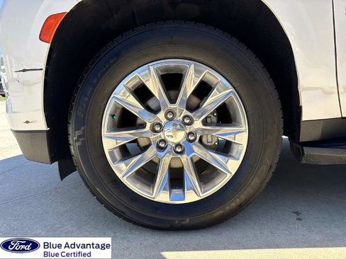 Used 2023 Chevrolet Suburban Premier image 7