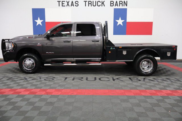 Used 2021 RAM 3500 Tradesman w/ Chrome Appearance Group AWD/4WD image 1