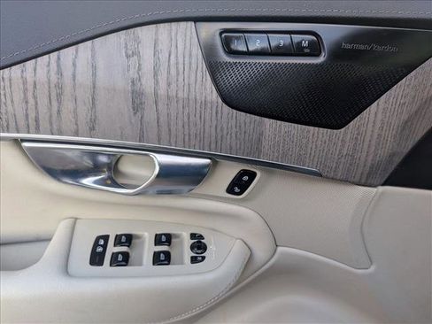 Used 2022 Volvo XC90 T6 Inscription w/ Advanced Package image 15