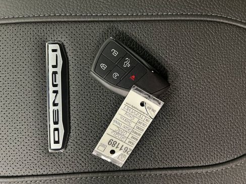 New 2026 GMC Sierra 2500 Denali w/ Denali Reserve Package AWD/4WD image 29