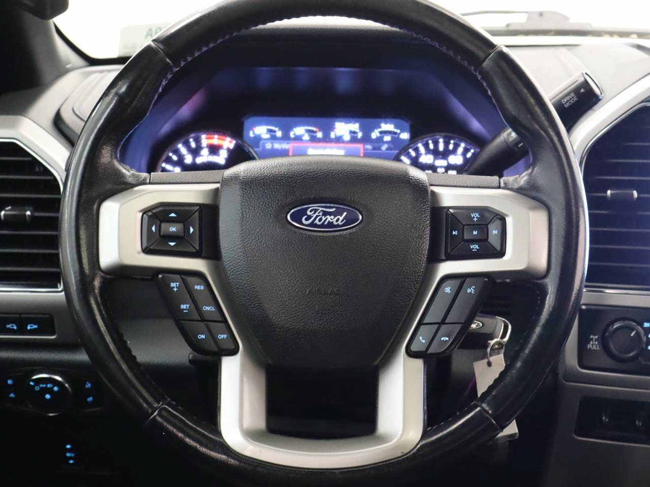 Used 2022 Ford F250 Lariat AWD/4WD image 14