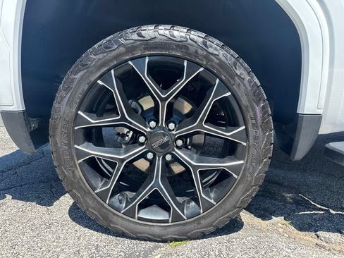 Used 2024 GMC Sierra 1500 Denali w/ Technology Package AWD/4WD image 10