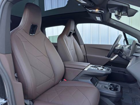 Used 2022 BMW iX xDrive50 w/ Sport Package image 41