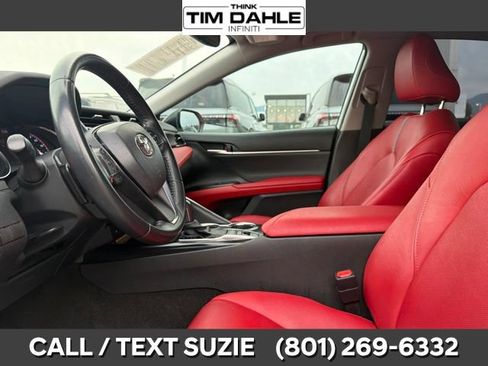 Used 2020 Toyota Camry XSE FWD image 11