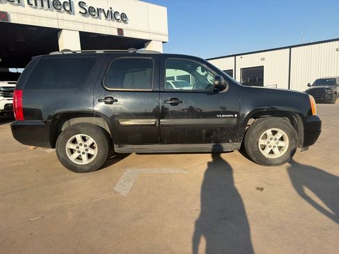 Used 2009 GMC Yukon SLE w/ Convenience Package RWD image 2
