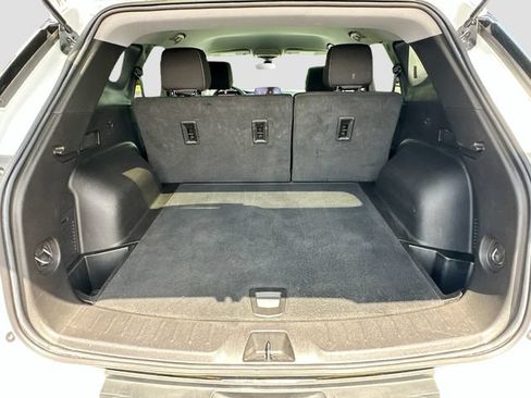 Used 2025 Chevrolet Blazer LT FWD image 24