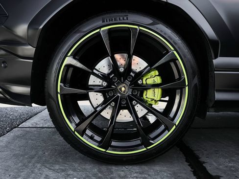Used 2022 Lamborghini Urus AWD/4WD image 20