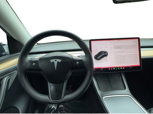 Used 2025 Tesla Model Y Long Range RWD image 34