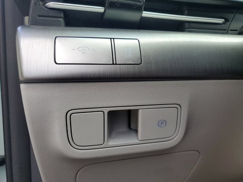 Used 2024 Hyundai Kona SEL FWD image 25